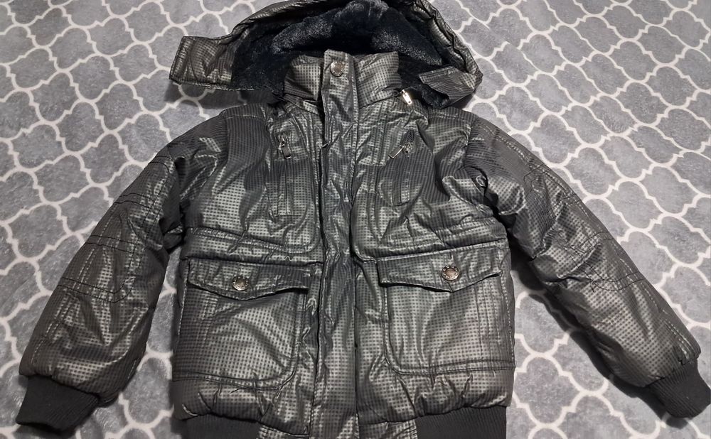 Kurtka zimowa czarna z kapturem grafit  r ok 110