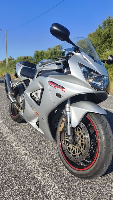 Honda cbr 929  aceito troca por outras motas