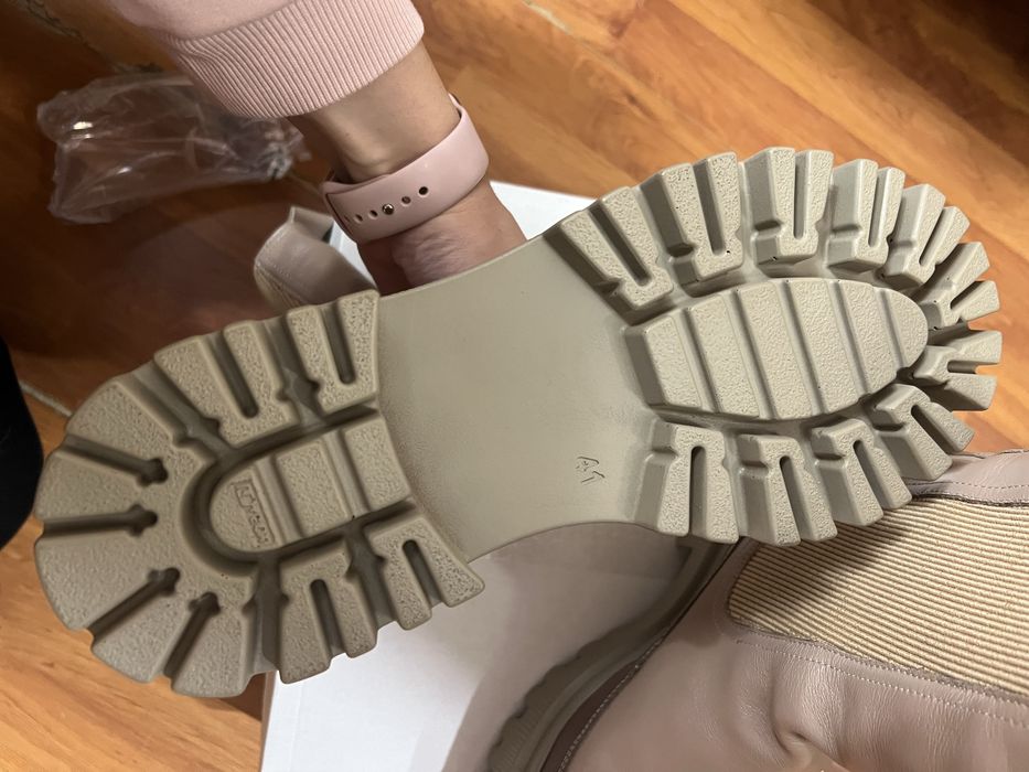 Жіночі зимові челсі на платформі з еластичними вставками з боків шкіра