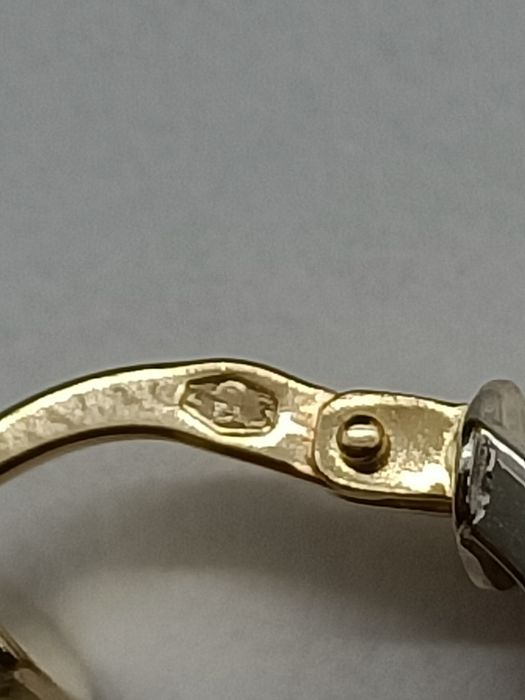Widoczne kolczyki ze złota, złoto pr. 585