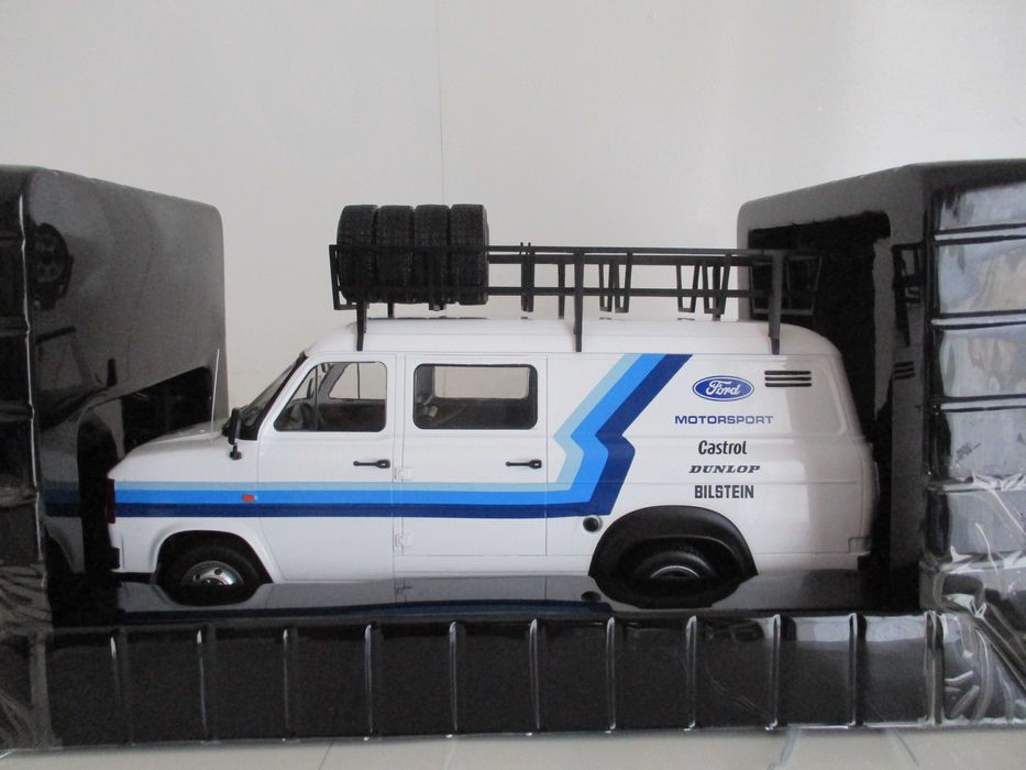 Miniatura da Ford Transit MK II - Escala 1.18