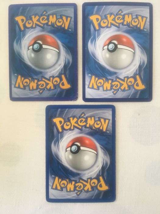 3 Cartas Pokémon, preço total 2,00 Euros (portes já incluídos)