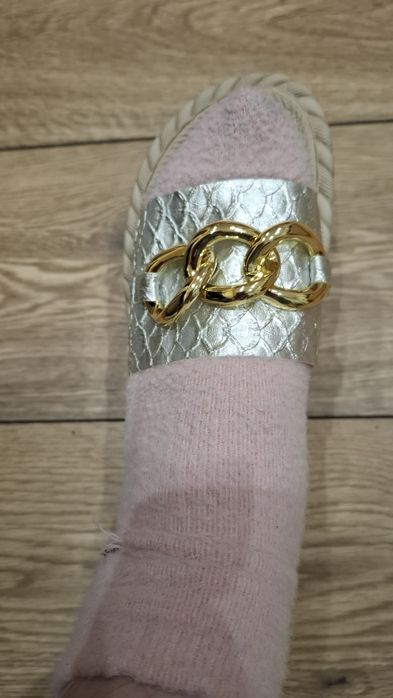 Nowe klapki damskie.