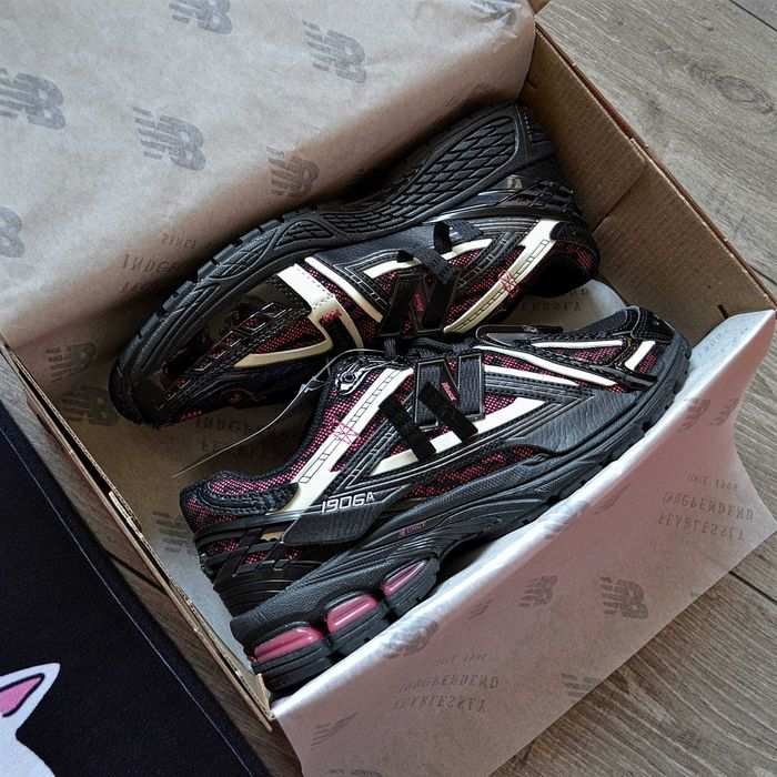 Чоловічі кросівки New Balance 1906A Protection Pack Black Dragon Berry