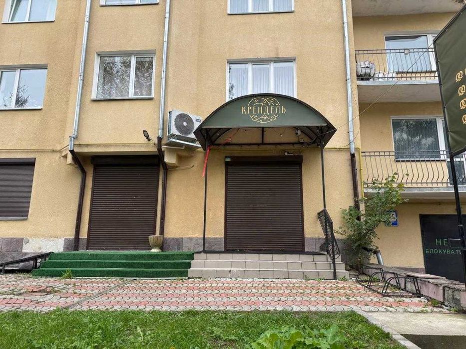 Велике комерційне приміщення в хорошій локації. Богородчани