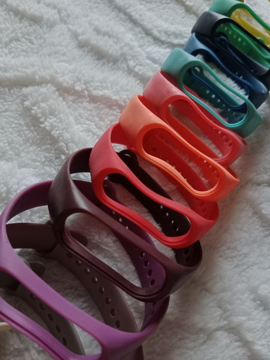 Opaska Xiaomi Mi band 4 + zestaw opasek