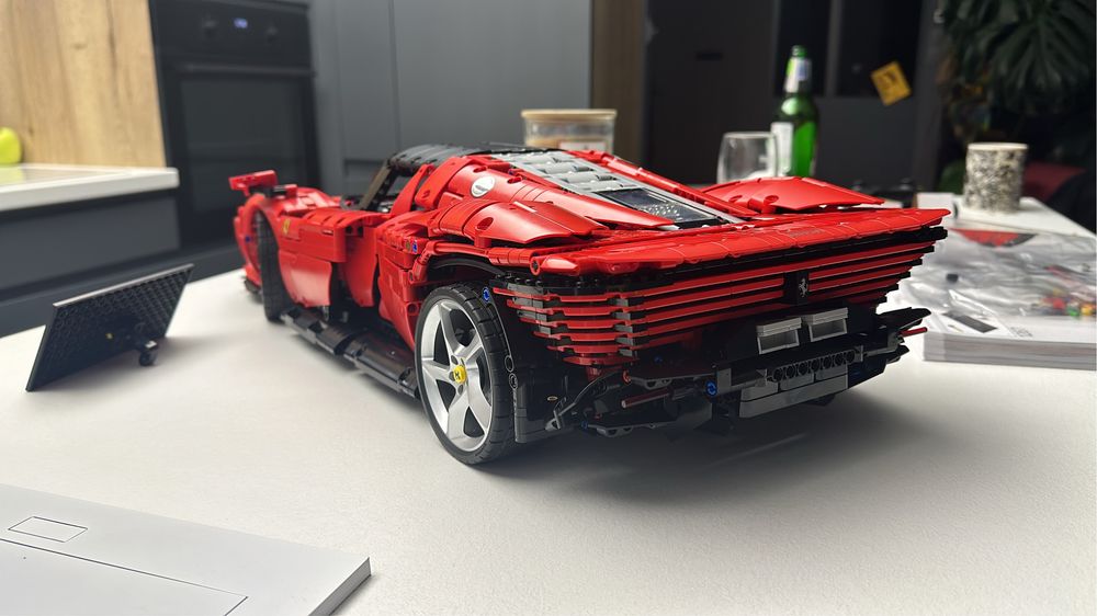 LEGO Technic Ferrari Daytona SP3 42143 / ORYGINAŁ / IDEAŁ