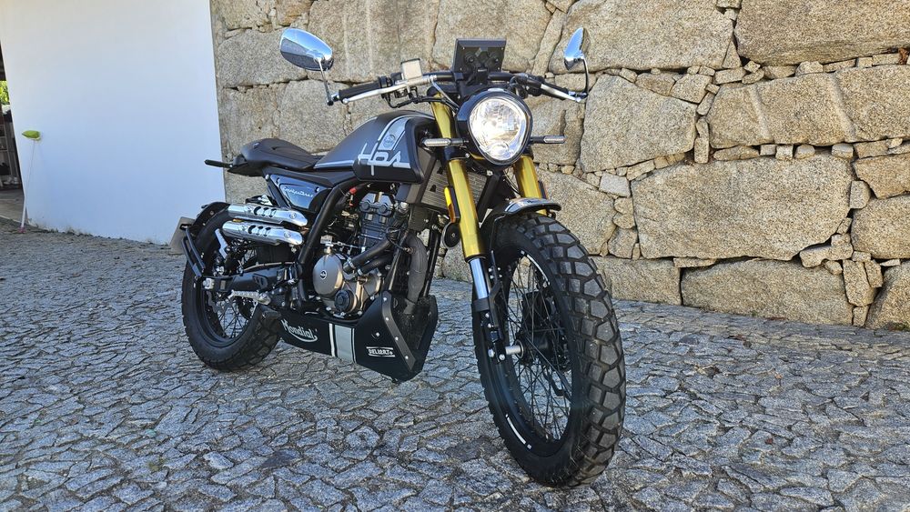 Mota Mondial 125 de 11 kw completamente nova .