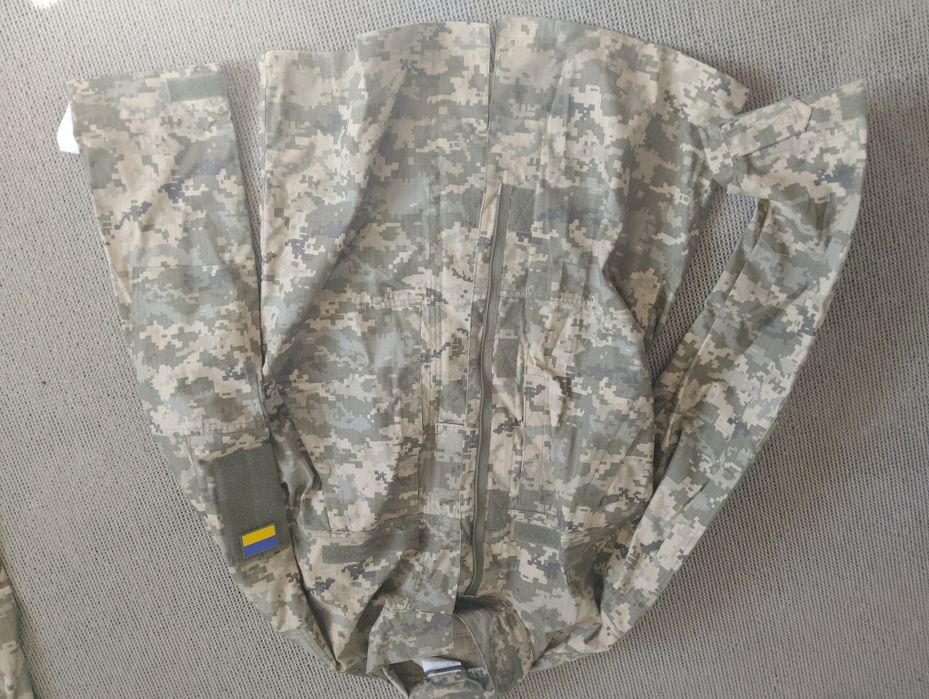 форма комплект піксель