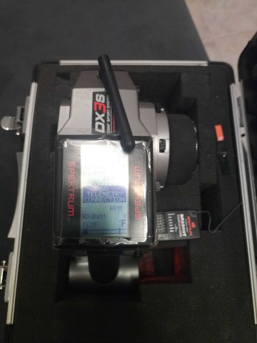 Rádio comando Spektrum carro Gs
