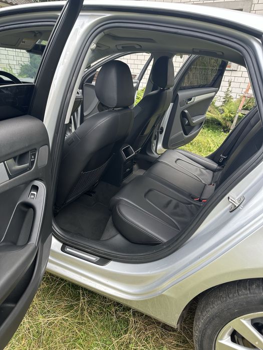 Ауді а4 б8 в гарному стані