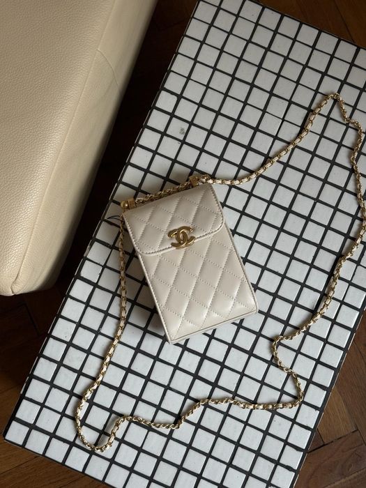 Сумка Chanel / сумочка шанель біла молочна