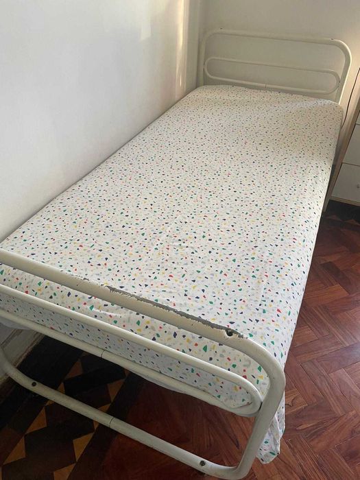 Beliche branco com colchão