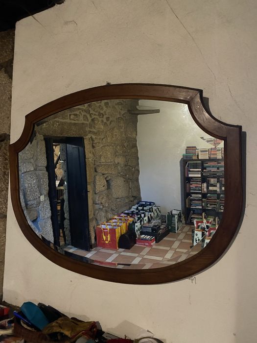 Espelho antigo em bom estado