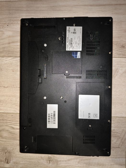 Продам ноутбук Fujitsu LifeBook E754