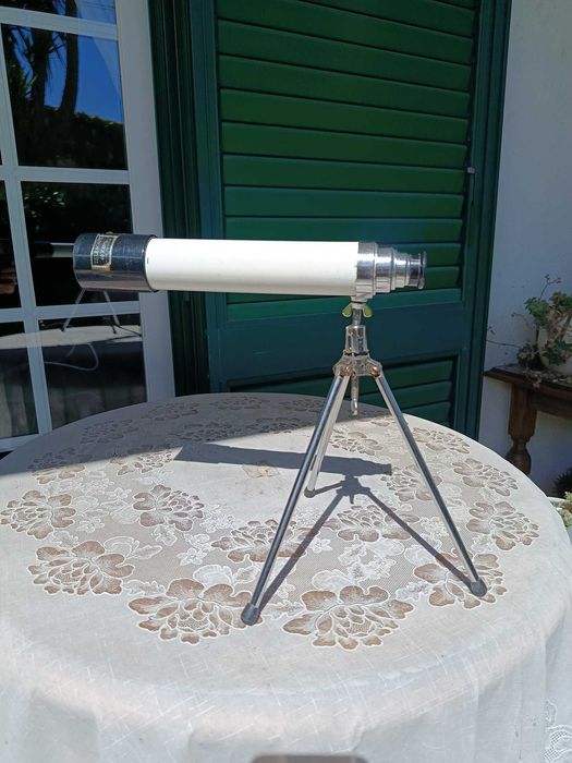 Telescópio Branco Vintage
