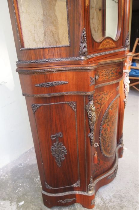 Вітрина в стилі Boulle