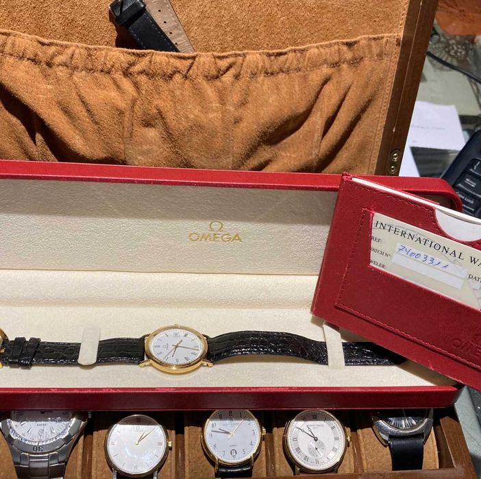 Relógio Omega em ouro de 1996, com estojo e bracelete originais