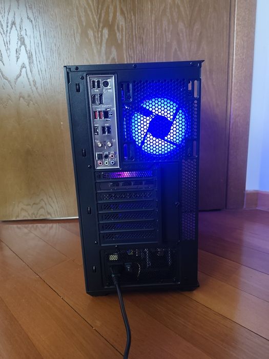 Komputer Gamingowy RGB Intel i5 12600KF