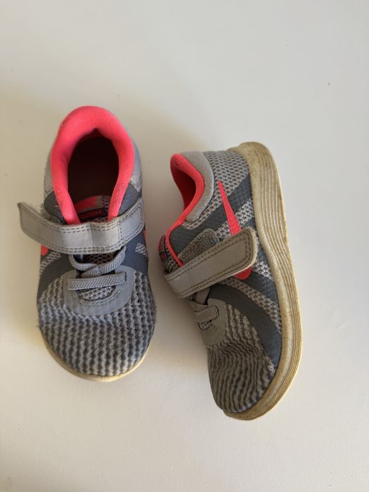 Ténis Nike tam.23.5