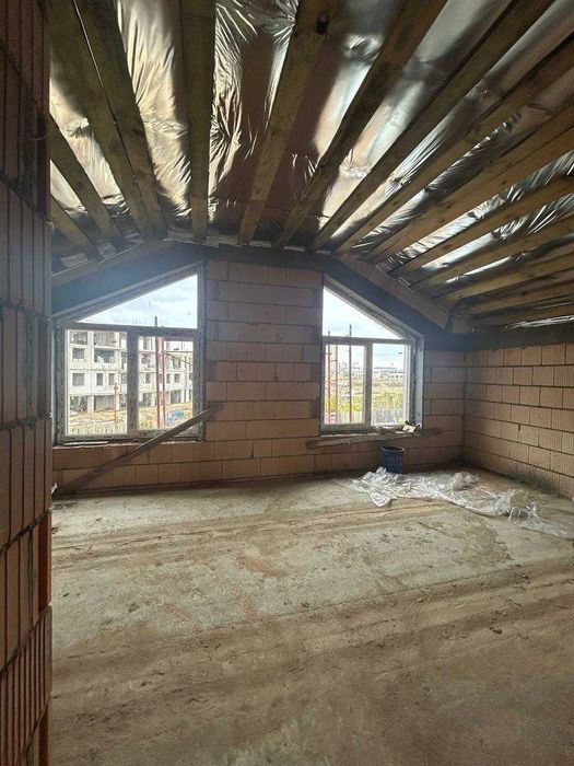 СВОЙ кирпичный таунхаус с участком возле моря