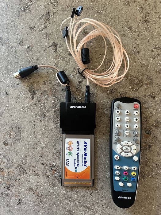 AVerTV Hybrid+FM Cardbus тюнер
