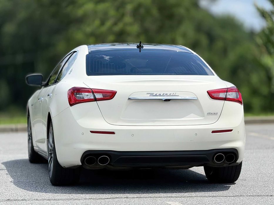 Maserati Ghibli      2019