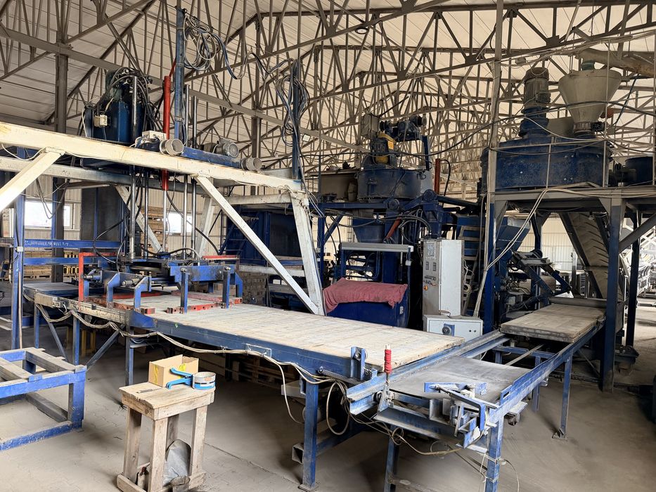 Вібропрес лінія для виготовлення бруківки