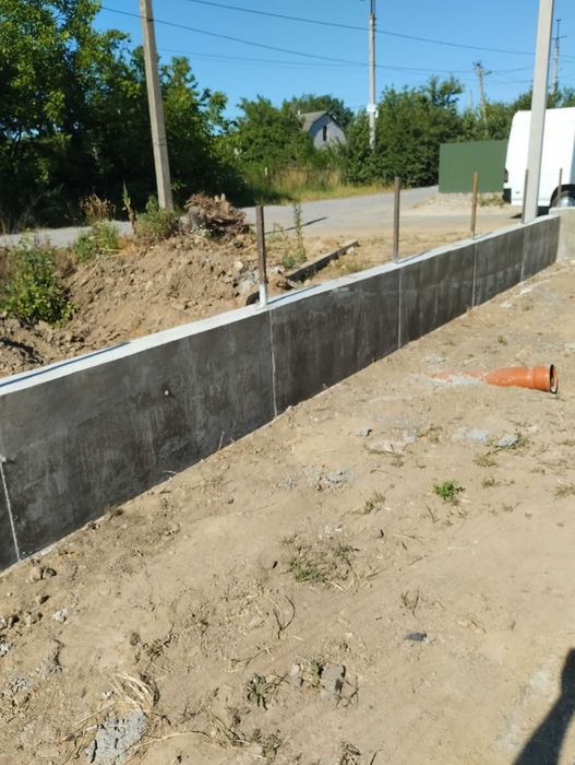 Фундамент под домома и заборы