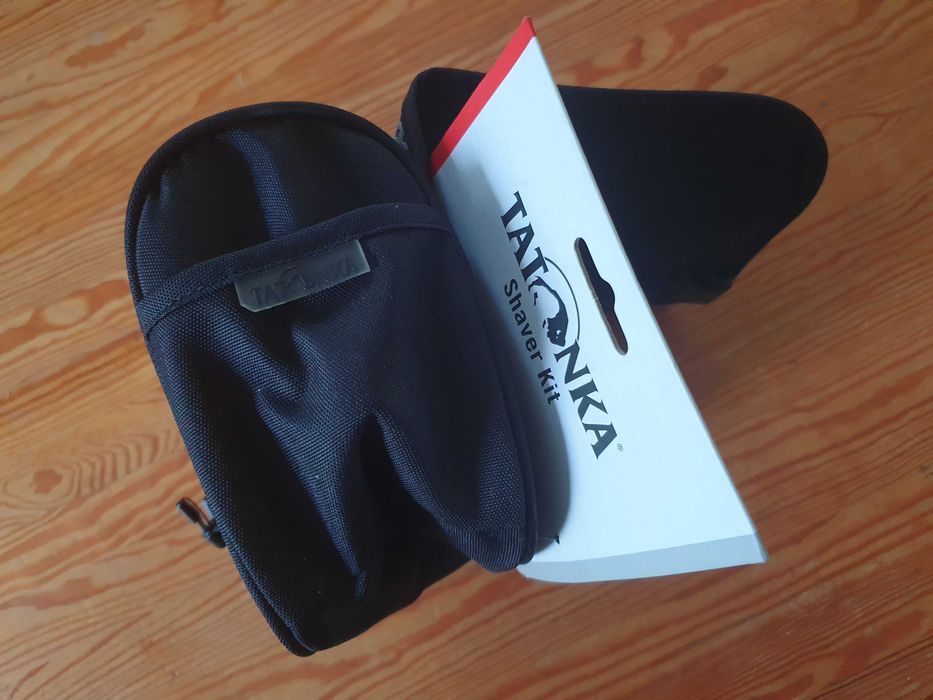 Czarna kosmetyczka męska Tatonka