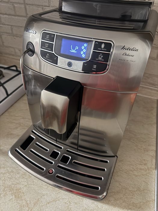 Кавоварка Saeco Intelia Deluxe HD8904