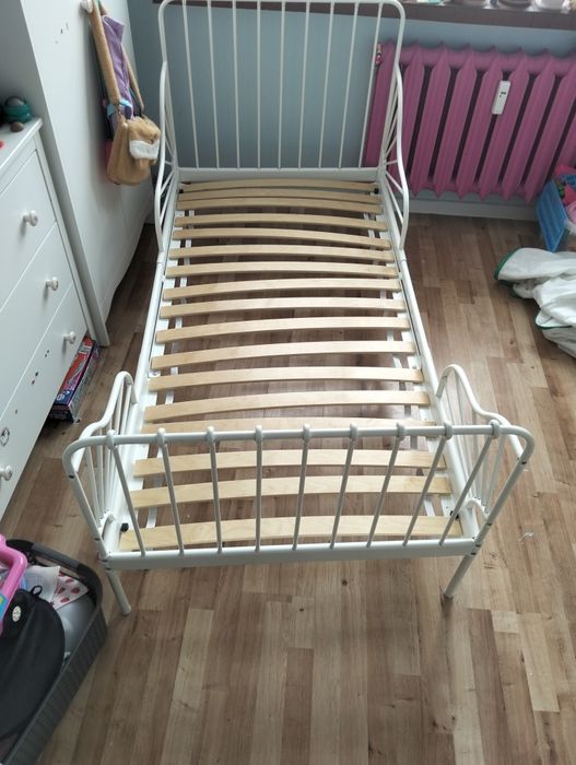 Łóżko dziecięce.