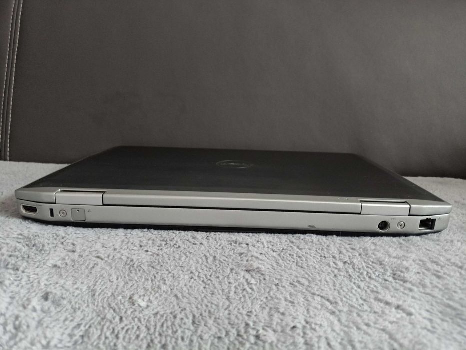 Komputer dell czarny windows 10