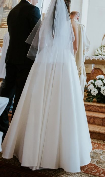 suknia ślubna elegancka