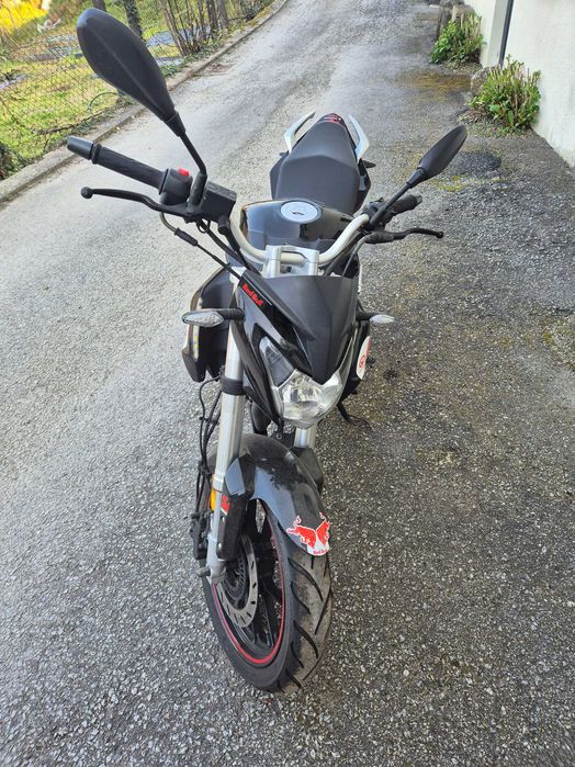 Vendo mota 125cc Vortex ZII estilo Naked