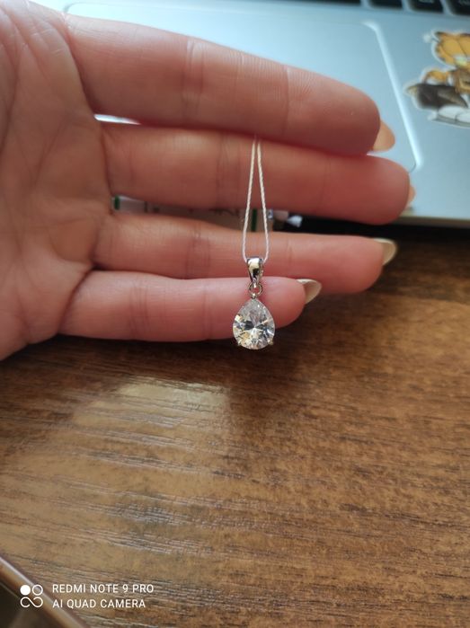 Срібні підвіски з натуральними камінчикамиком на ваш вибір.