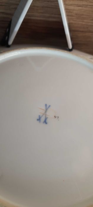 Две старинные тарелки Meissen  19 век. Смотрите все мои объявления!