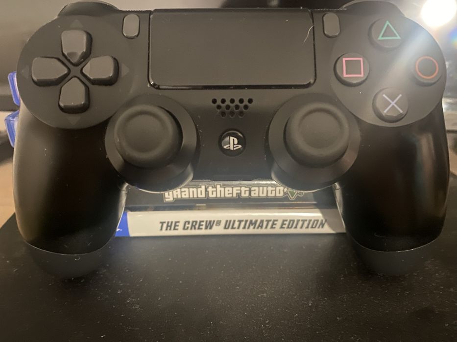 konsola ps4 slim 1tb  z grami i padem