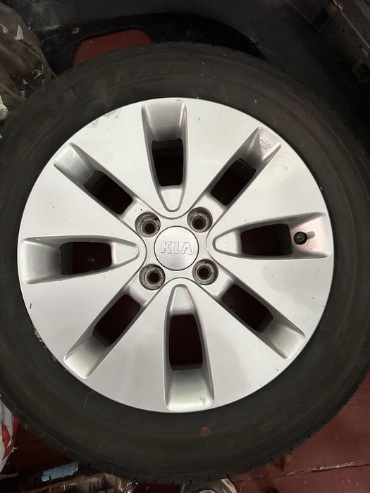 Диск R15 + KUMHO solus kh17 185/65 Шина на Kia Rio