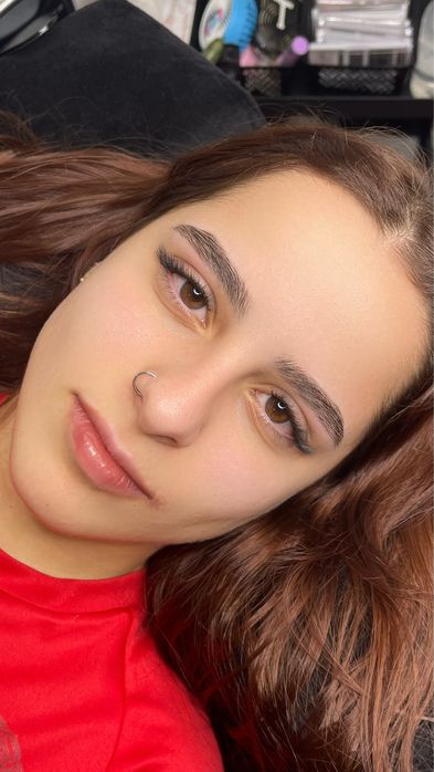 Pestanas e Sobrancelhas