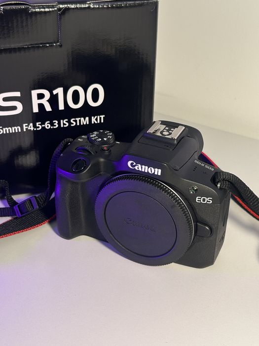 Canon EOS R100 + RF-S 18-45mm