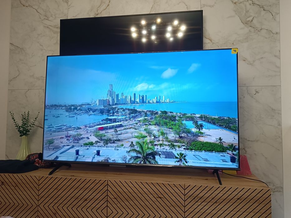 Телевізор HISENSE 65E7KQ