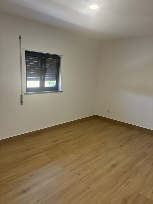 Arrenda-se apartamtento T2 alcanena