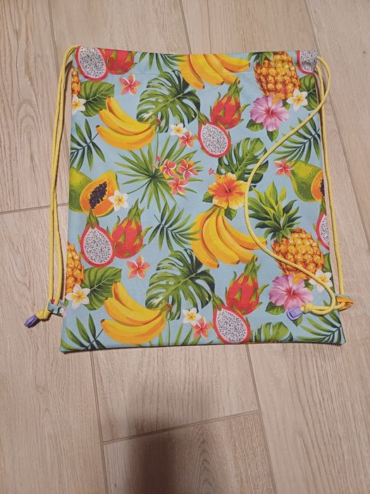 Nowy workoplecak "Owoce" mieści A4