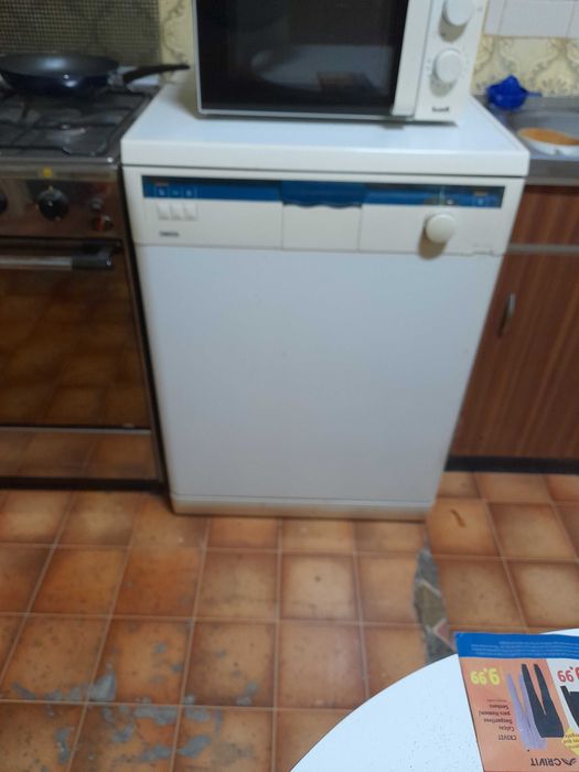 Vendo maquina de lavar loiça zanussi