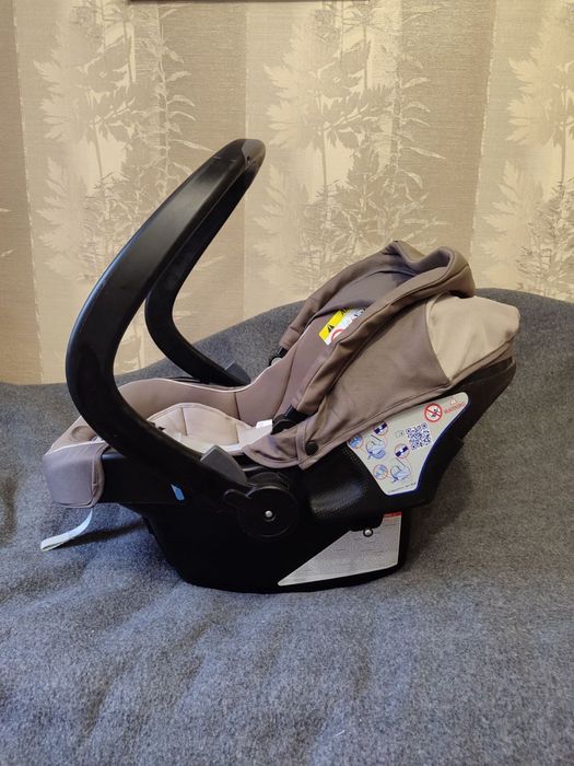 Автокрісло Chicco Auto Fix 0+