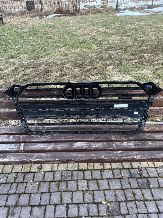 Решітка радіатора audi a5 , sline