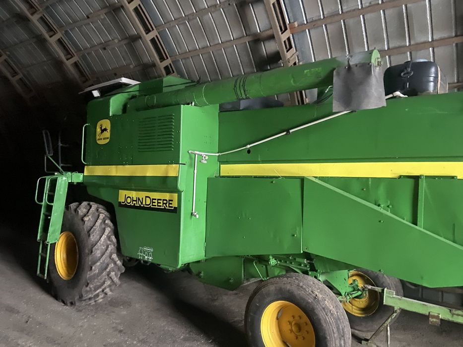 Комбайн Jhon Deere 1055
