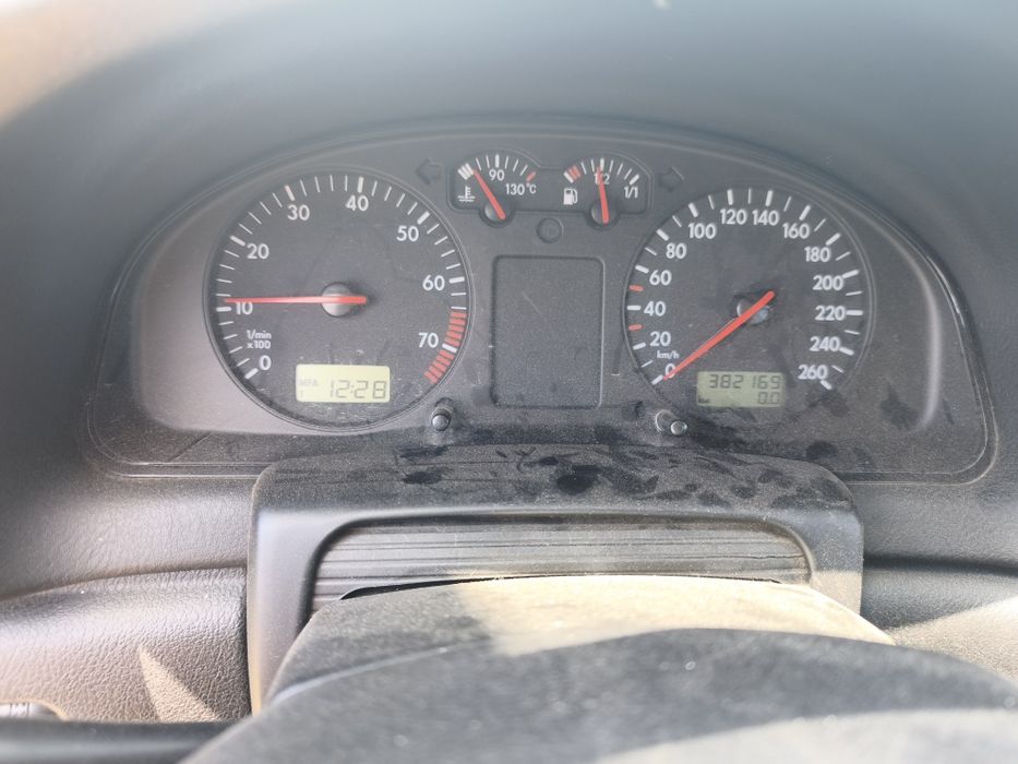 VW Passat B5 1.6 bez gaz