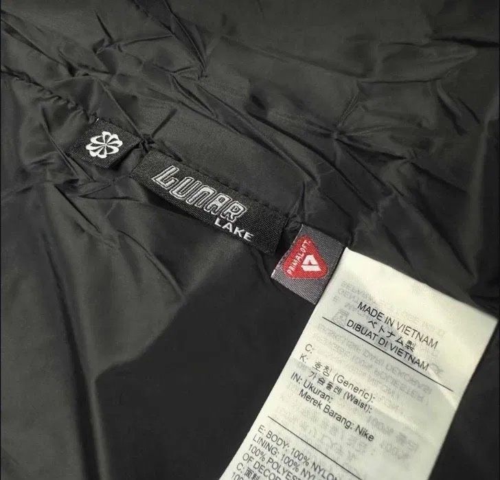 пуховик від бренду Nike ACG